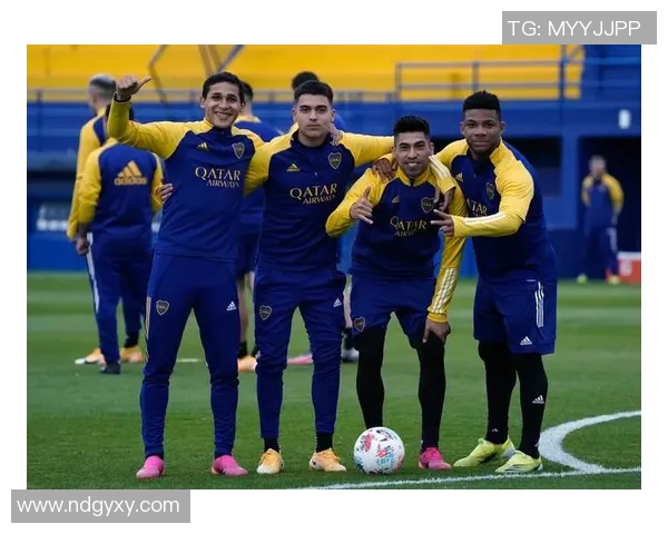 拉普拉塔大学生与搏卡青年激战正酣谁能在足球场上笑到最后